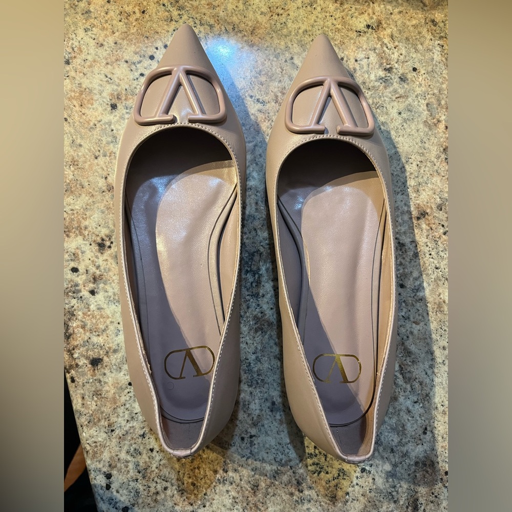 Like New Valentino Vlogo Pointed Toe Flats